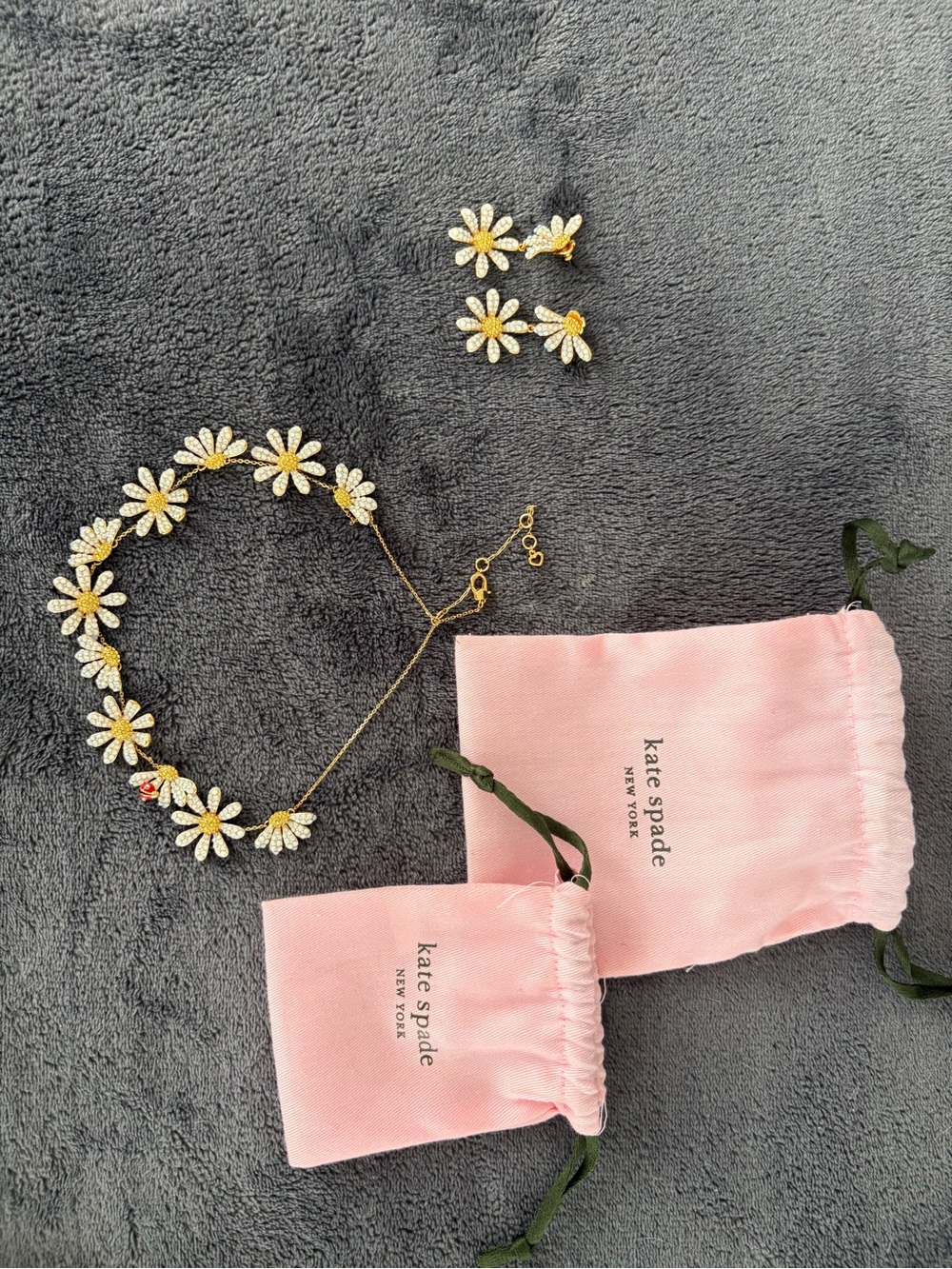 kate spade gold & white Daisy Necklace and Stud Earrings Set